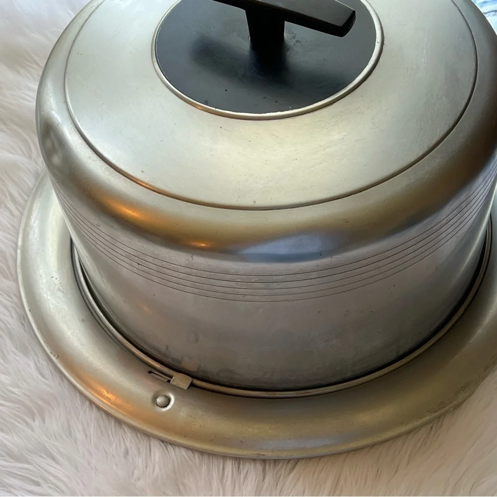 Vintage 50’s Aluminum West Bend Cake Carrier Keeper
